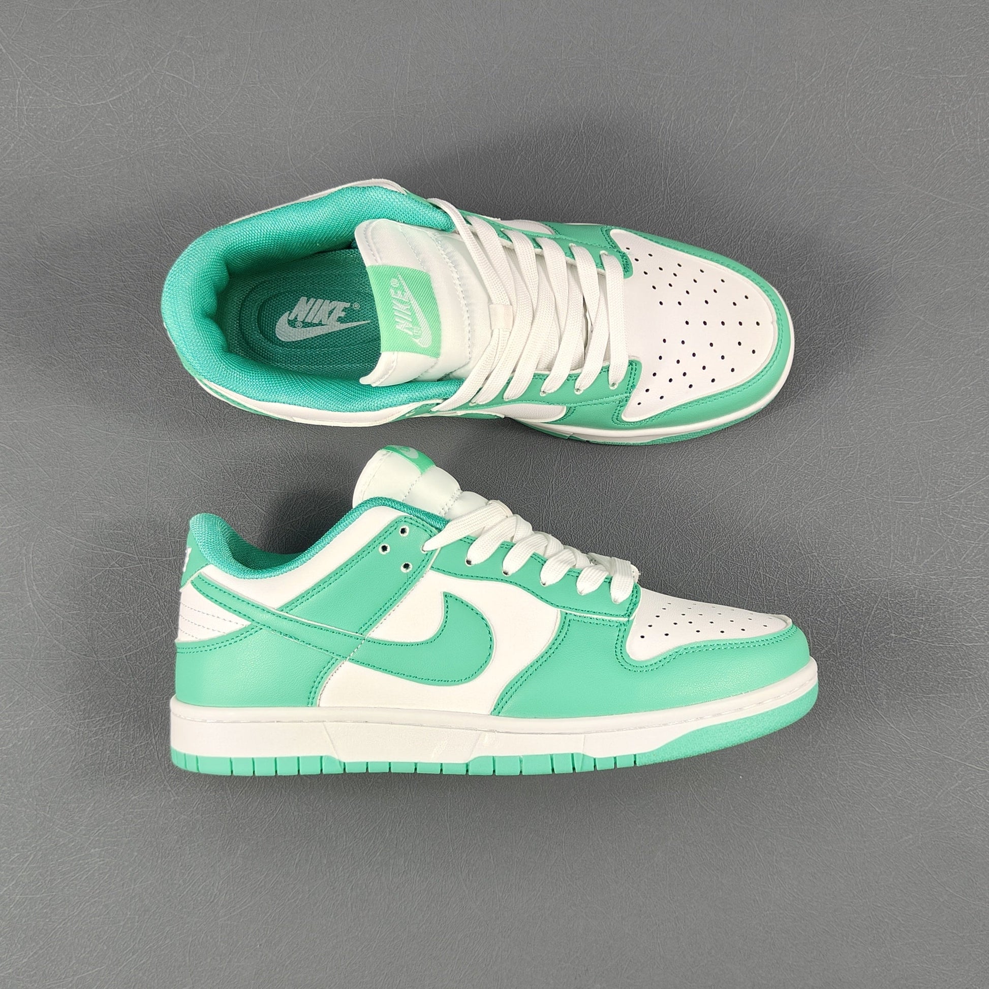 Nike Dunk - Green Glow